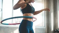 Hula-hoop för midjan: En myt om viktminskning eller bara en leksak för den som har tråkigt